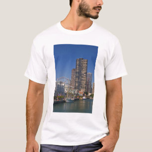 シカゴの海軍埠頭の景色 Tシャツ