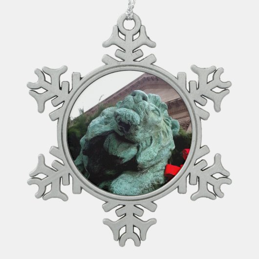 シカゴ芸術研究所の南ライオン スノーフレークピューターオーナメント (正面)