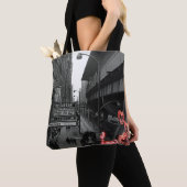 シカゴ1960のブラックホークレストランサインネオンラブ トートバッグ (クローズアップ)