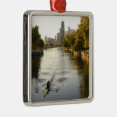 シカゴ、イリノイ、リンカーン・パークのローワーズ メタルオーナメント (右)