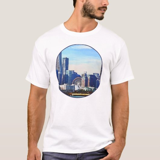 シカゴIL -シカゴスカイライン&ネイビーピア Tシャツ (正面)