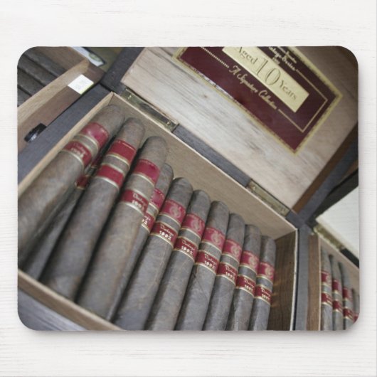 シガーの箱 マウスパッド (正面)