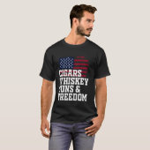 シガーズウイスキー銃とフリーダムシガー Tシャツ (正面フル)