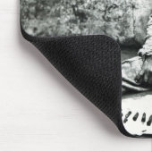 シガー終りの販売人、c 1865年(b/wの写真) マウスパッド (コーナー)