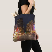 シクス通りアットダスクインダウンタウンオースティンテキサス州 トートバッグ (クローズアップ)