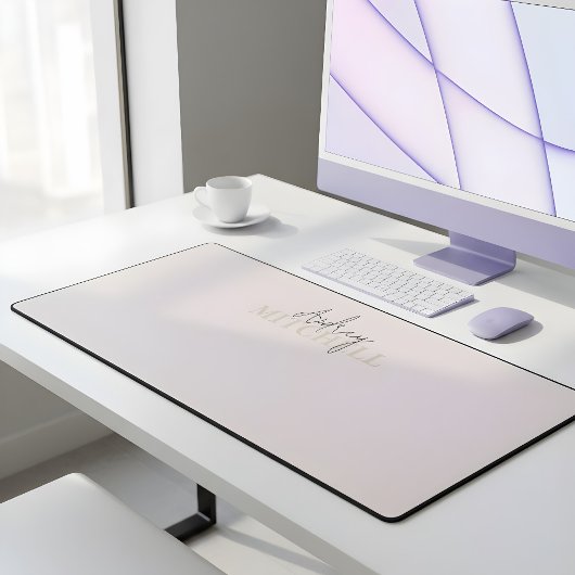 シグネチャーエレガントスクリプトモノグラムピンク デスクマット