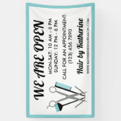 シザー&コームティール（緑がかった色）美容師オープン 横断幕 (縦)