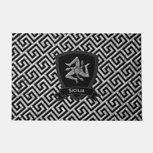 シシリアのTrinacriaのギリシャの主パターン ドアマット (正面)