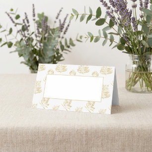 シダの葉の結婚式の受付ゲスト名テーブルカード。 プレイスカード