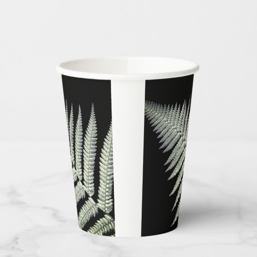 シダ 紙コップ (左)