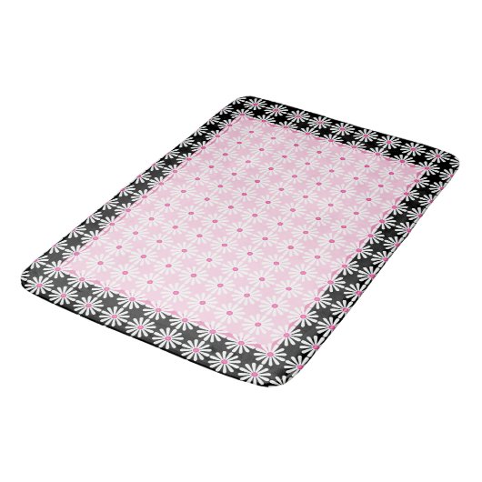 シックかわいらしなピンクと黒のフランスの上に白いデイジー バスマット (アングル)