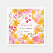 シックかわいらしイエローピンクフローラ水彩ブライダル スタンダードカクテルナプキン (正面)
