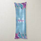 シックでほこりっぽいブルーパープル滴下モノグラム ボディピロー (裏面 (縦))