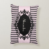 シックでエレガントで黒く、ピンクの華美なパリのストライプ アクセントクッション (裏面(縦))