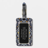 シックでモダンで黄色く青い海軍イカットの種族パターン ラゲッジタグ (裏面縦)