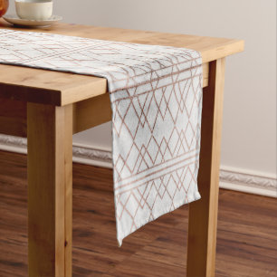 シックでモダンなのどのばら色の金ゴールドの幾何学的な三角形 ショートテーブルランナー