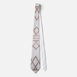 シックでモダンなのどのばら色の金ゴールドの幾何学的な三角形 ネクタイ