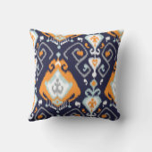シックでモダンなオレンジ濃紺のイカットの種族パターン クッション (裏面)