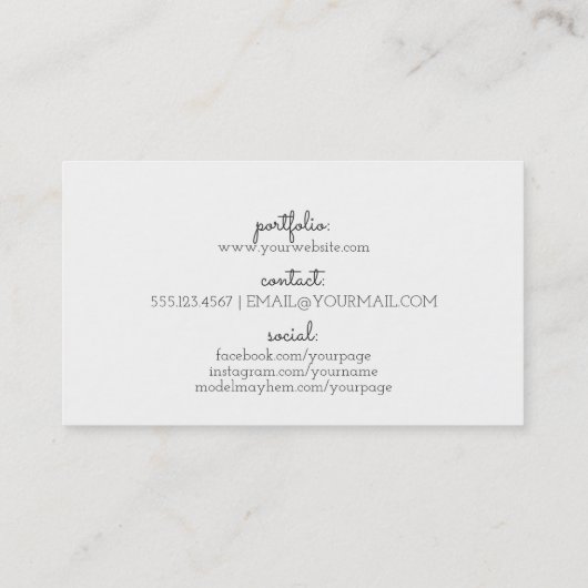 シックでモダンな美容師の水彩画の紫色のグランジ 名刺 (裏面)