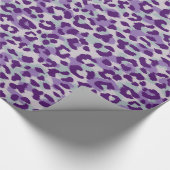 シックで多彩な紫色のチータのプリントのモノグラム ラッピングペーパー (角)