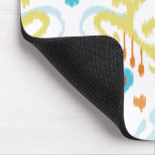 シックで明るく黄色および青の種族のイカットのプリント マウスパッド (コーナー)