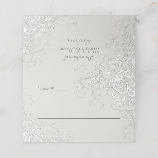 シックなアイボリーとホワイトクラシック結婚のテントスタイル プレイスカード (外部開封)