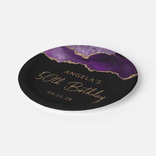 シックなアゲートパープル金ゴールド50th誕生日パーティー ペーパープレート (アングル)
