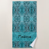 シックなアニマルプリントイン青 – 羽とグリッター ビーチタオル (正面)