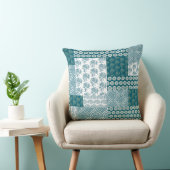 シックなエスニックフェイクパッチワークのパターン、ティール（緑がかった色）と白 クッション (椅子)