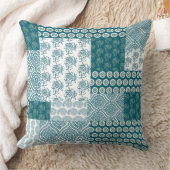 シックなエスニックフェイクパッチワークのパターン、ティール(緑がかった色)と白 クッション (ブランケット)