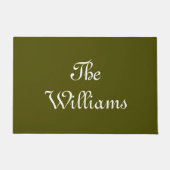 シックなオリーブカスタムグリーンのスクリプトカップルの姓 ドアマット (正面)