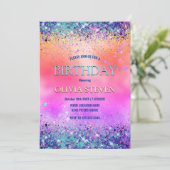 シックなオレンジ色の虹色フェイクグリッターモノグラム 招待状 (スタンド正面)