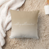 シックなカメルホワイトグラデーションエフェクトモノグラム名 クッション (ブランケット)