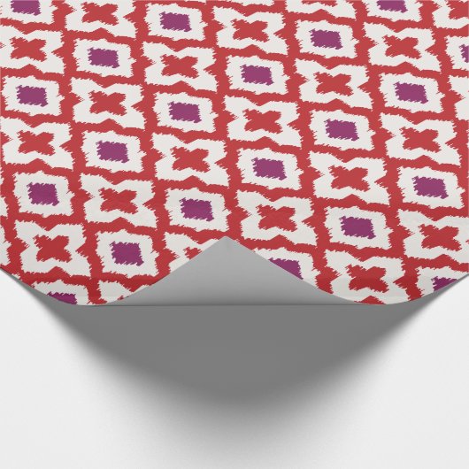 シックなカラフル赤と紫のイカットの部族模様 ラッピングペーパー (角)
