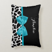 シックなキリンプリントアクアブルーリボンボウと名前 アクセントクッション (正面(垂直))
