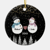 シックなクリスマス婚約した記念結婚したカップル セラミックオーナメント (正面)