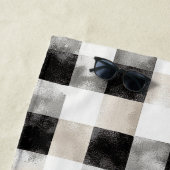 シックなクリームブラックプレイドクリスマス ビーチタオル (インサイチュ)