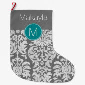 シックなグレーとティール(緑がかった色)ダマスクパターンカスタムモノグラム ラージクリスマスストッキング (正面)