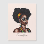 シックなサングラスを持つアフリカ系アメリカ人女性 (正面)