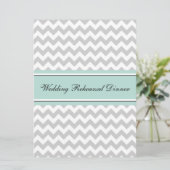 シックなシェブロンの結婚式のリハーサルの夕食の招待 招待状 (スタンド正面)