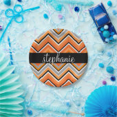 シックなシェブロンパターンブラックグレーオレンジと名前 ペーパープレート (パーティー)