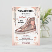シックなシューガールスウィート16スニーカー誕生日 招待状 (スタンド正面)