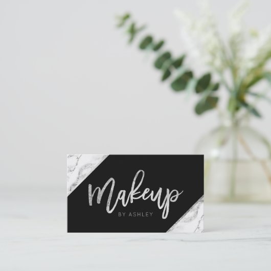 シックなシルバーの白い大理石のスクリプトのメイクアップタイポグラフィ 名刺 (スタンド正面)