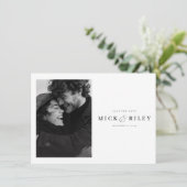 シックなシンプルエレガントフォトウェディングの日付を保存 招待状 (スタンド正面)