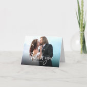 シックなスクリプシンプルトのエレガントな結婚式ありがとう写真 サンキューカード (正面)