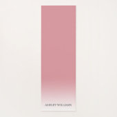 シックなスクリプトモノグラムダスティバラピンクグラデーション ヨガマット (裏面)