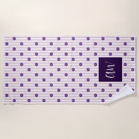 シックなスクリプトモノグラムフラワーズ赤面バイオレットストライプの ビーチタオル (正面)