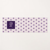 シックなスクリプトモノグラムフラワーズ赤面バイオレットストライプの ヨガマット (正面(横))