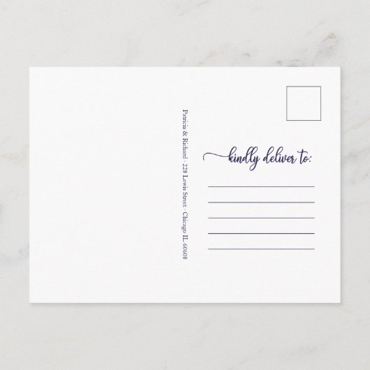 シックなスクリプト海軍ブルーウェディング日付を保存 ポストカード (裏面)