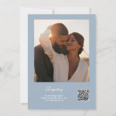 シックなスクリプトQRコードフォトダスティブルーブライダルシャワー 招待状 (裏面)